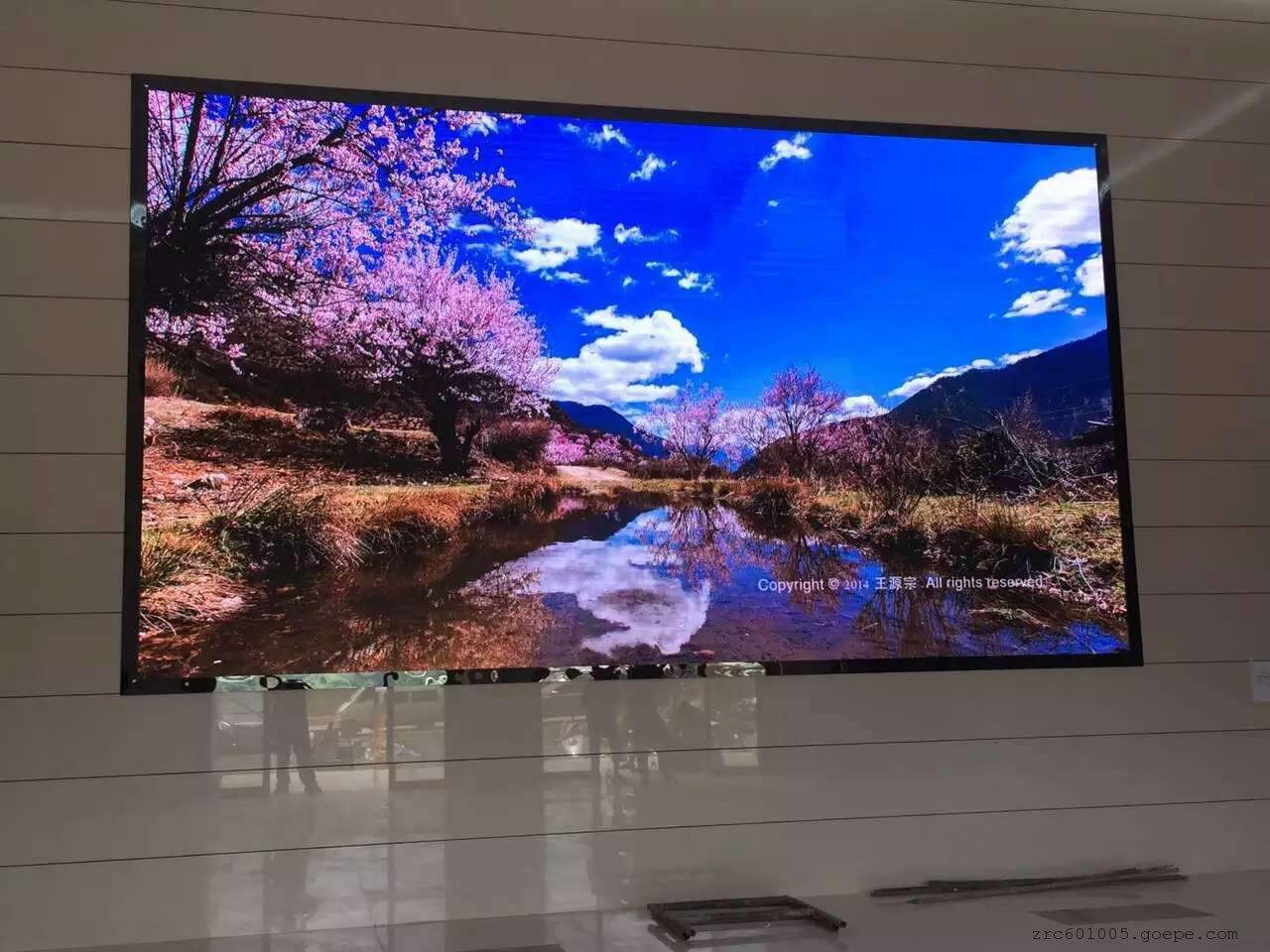 P2 indoor LED display